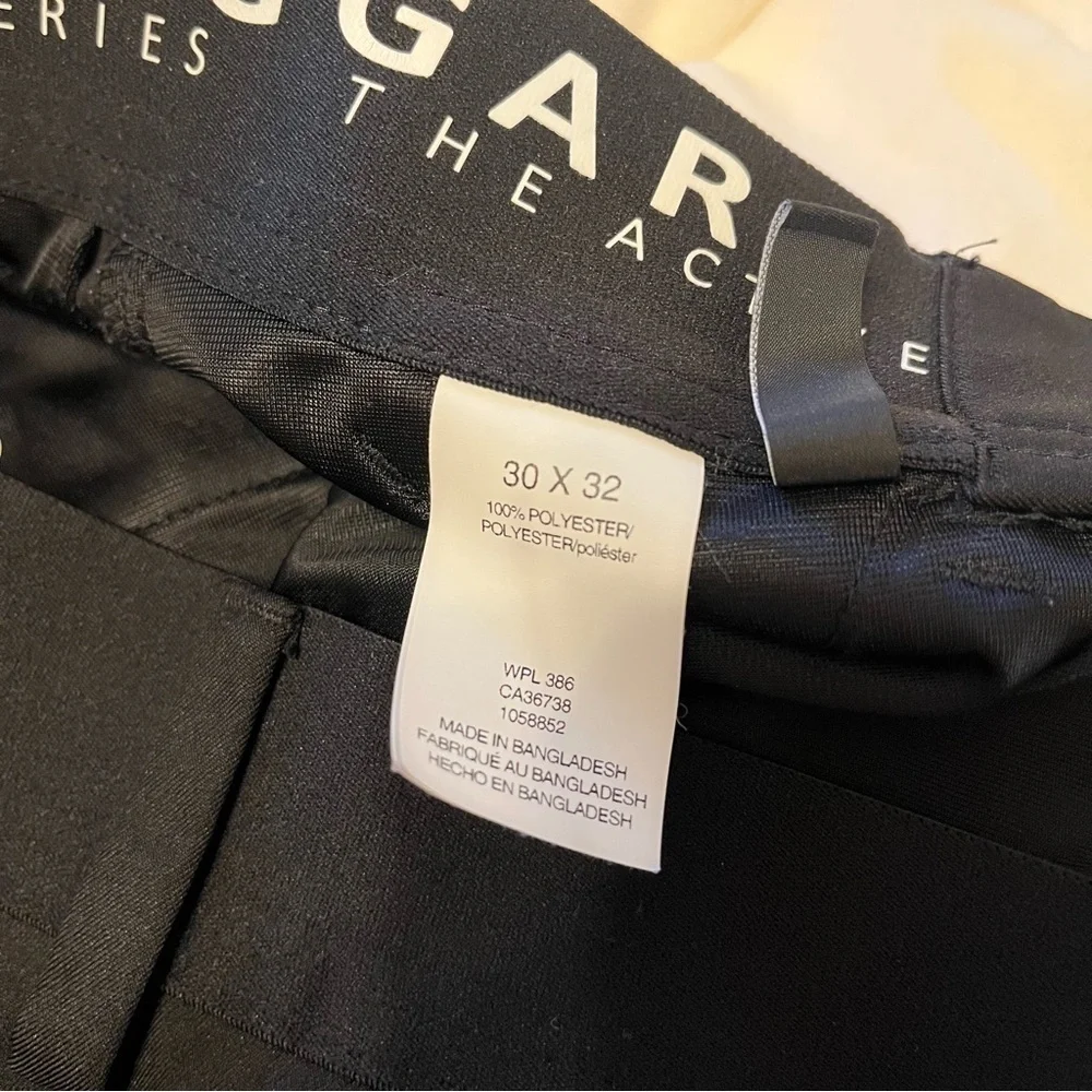 Haggar the Active Series 365 Modern Flex Pant Slim Fit 30 in. waist/32 in. long